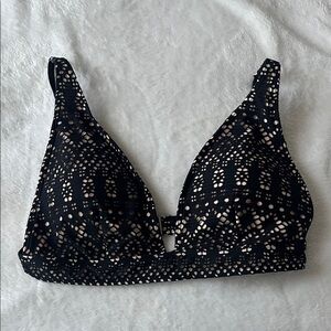 Abercrombie & Fitch Black and Cream Lace Bikini Top